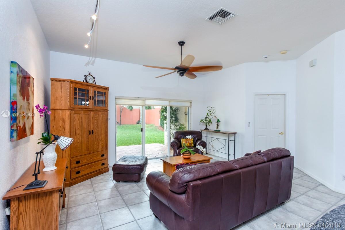 DIAMOND CAY - Residential