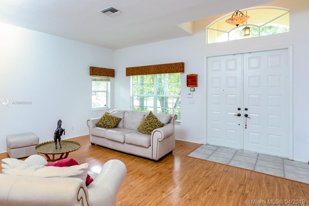 DIAMOND CAY - Residential