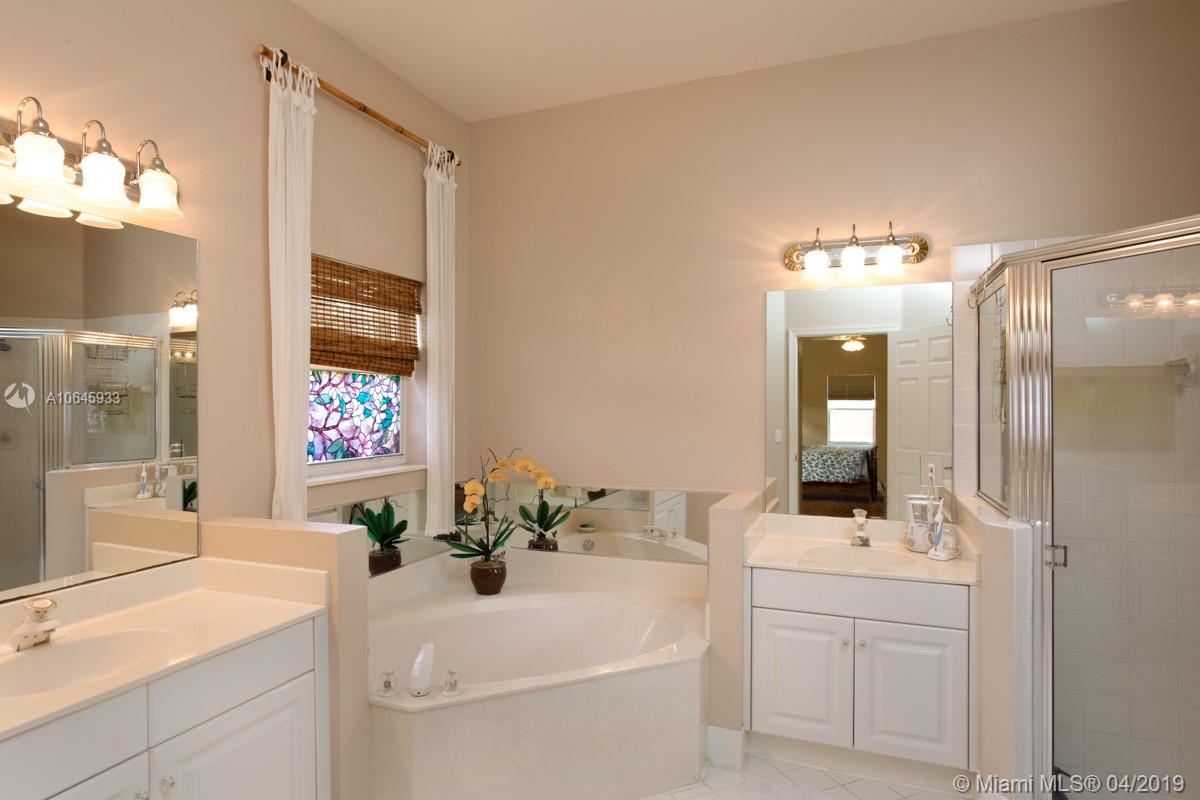 DIAMOND CAY - Residential