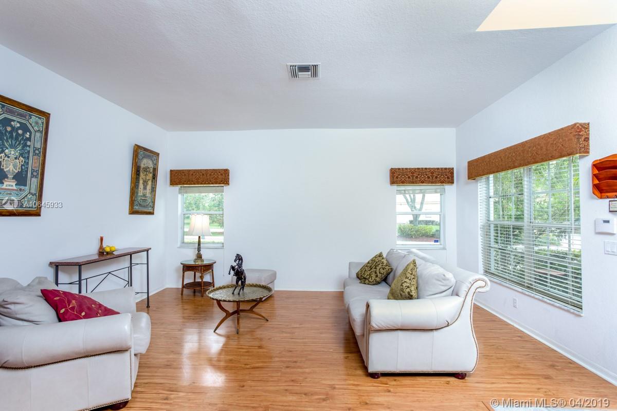 DIAMOND CAY - Residential