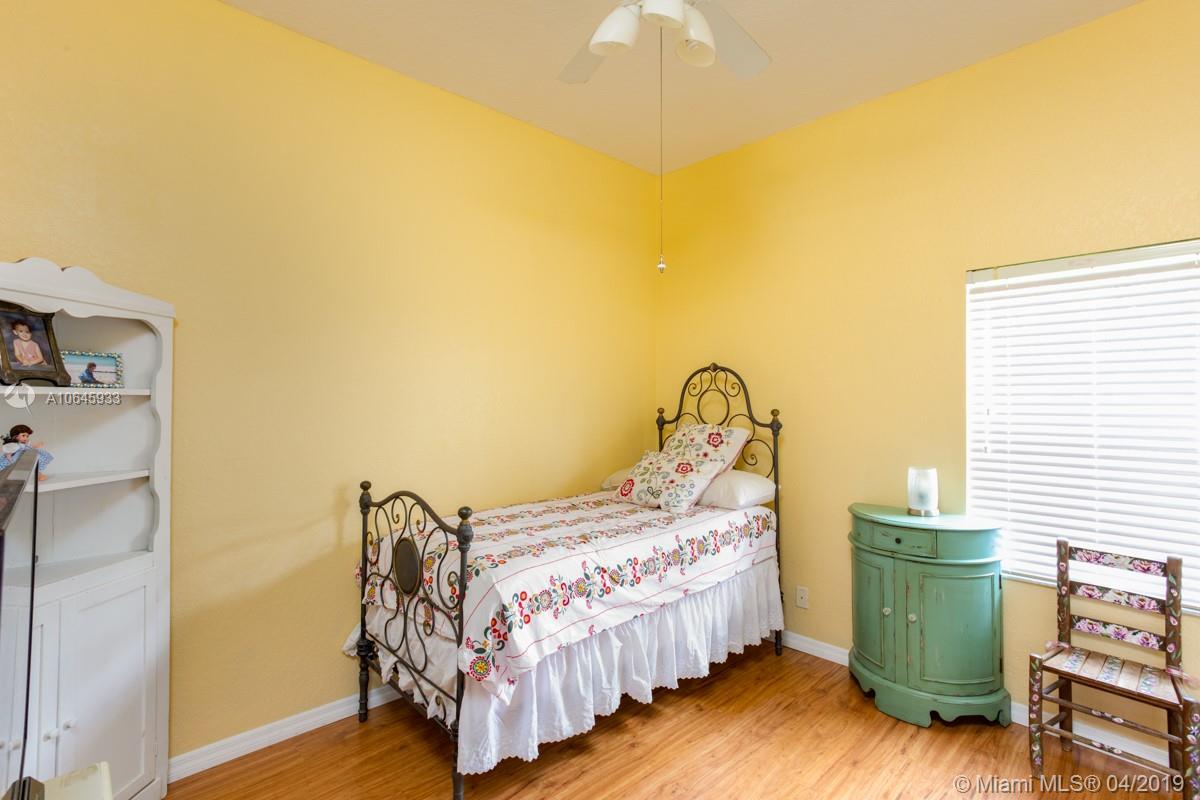 DIAMOND CAY - Residential