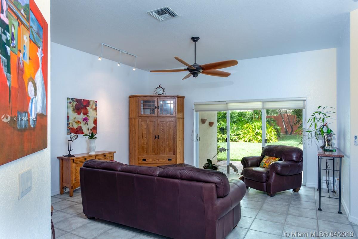 DIAMOND CAY - Residential