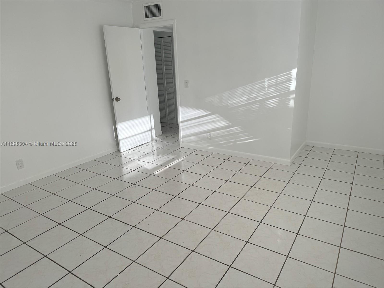 HOLLYWOOD - Residential Lease