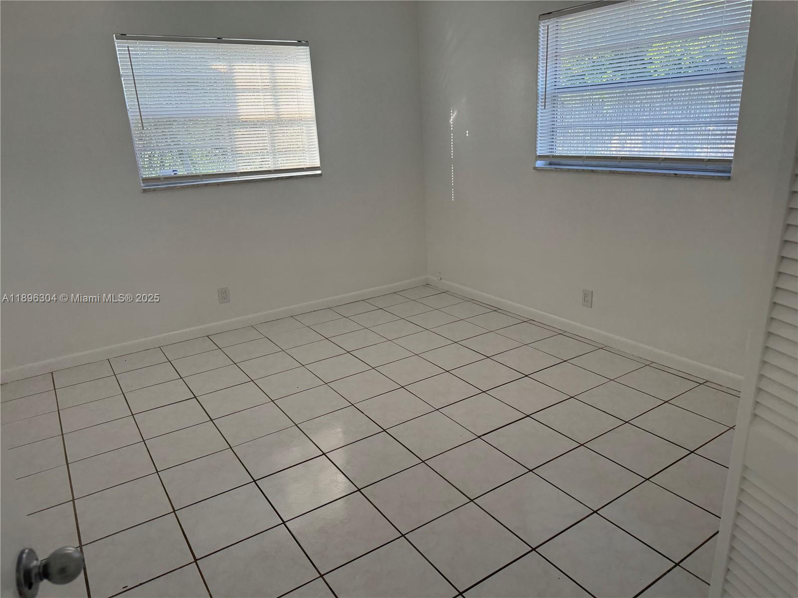 HOLLYWOOD - Residential Lease