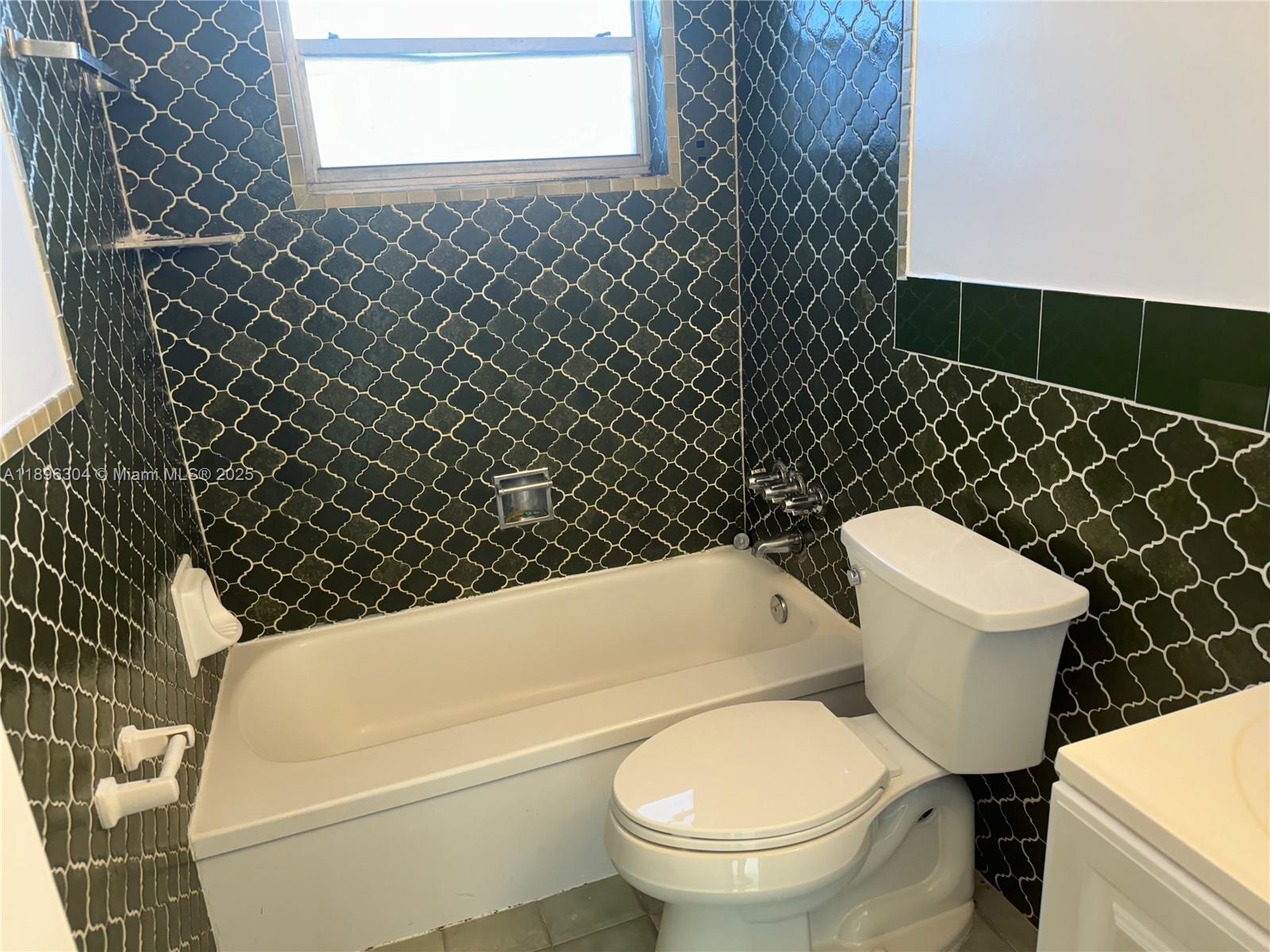HOLLYWOOD - Residential Lease