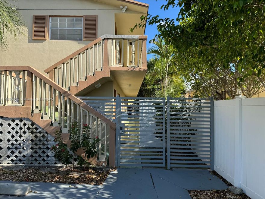 Nice 3-bedroom unit ready to move in. Onsite laundry facility. Fast approval process. Equal Housing opportunity.