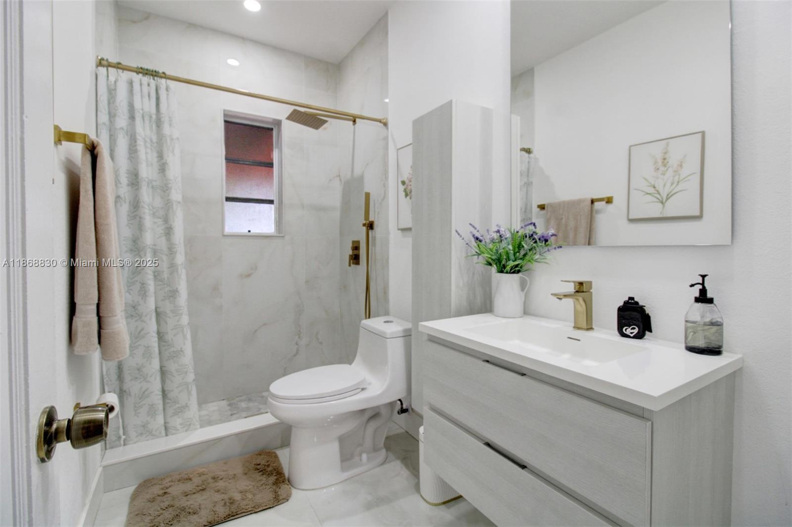 6TH ADDN TO HIALEAH - Residential