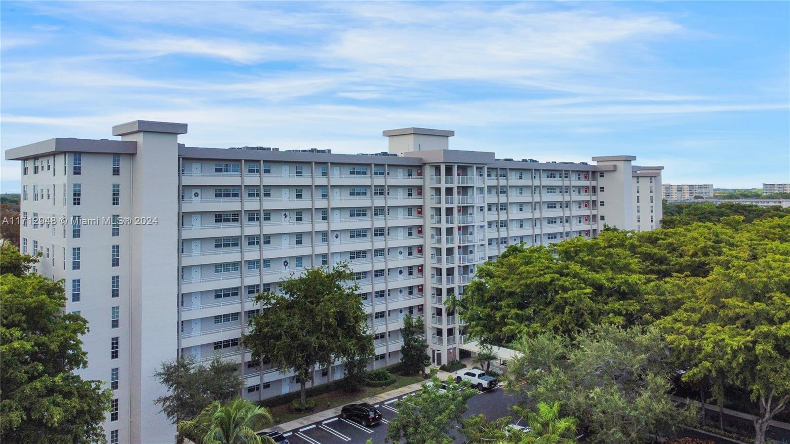 Property for Sale at 605 Oaks Dr 305, Pompano Beach, Broward County, Florida - Bedrooms: 2 
Bathrooms: 2  - $255,000