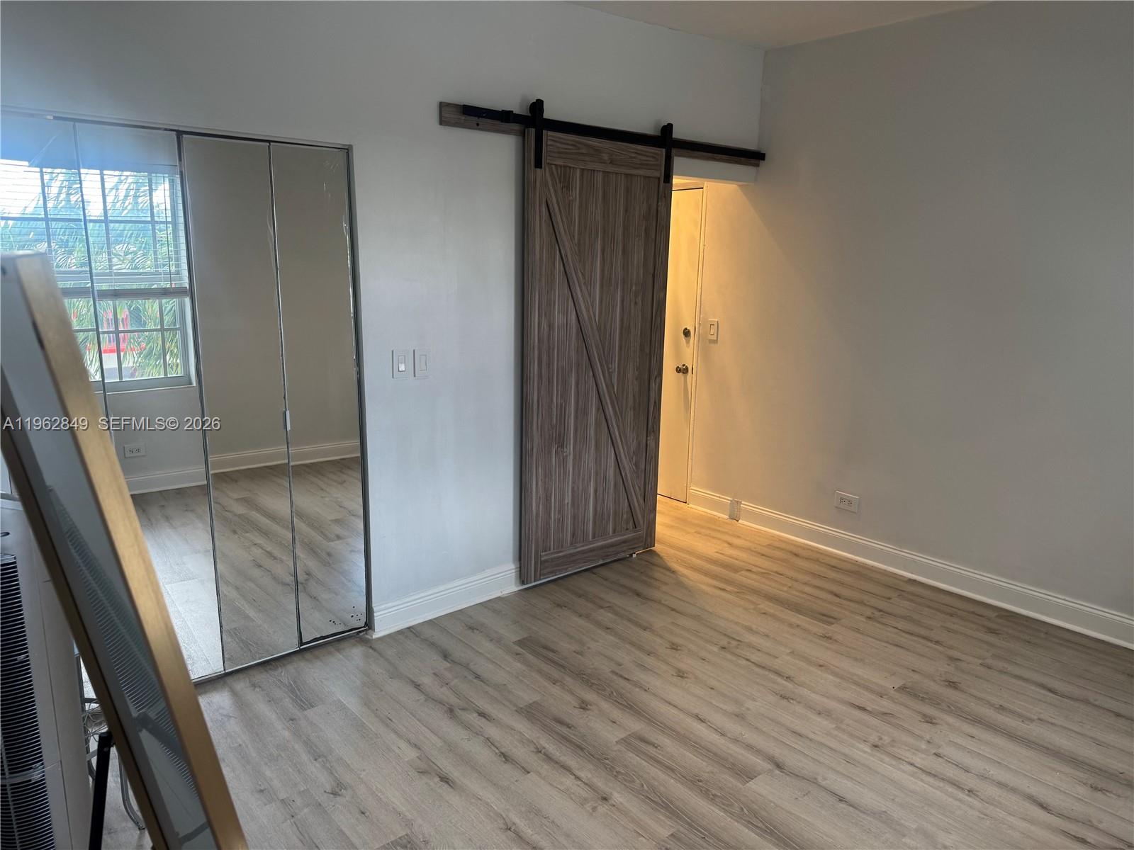 DELPHINE CONDO - Residential