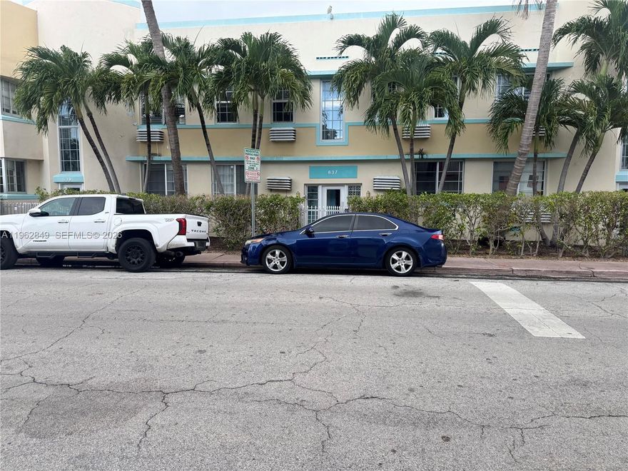 Walking distance from beach and restaurants! Great Condo make your appointment today!