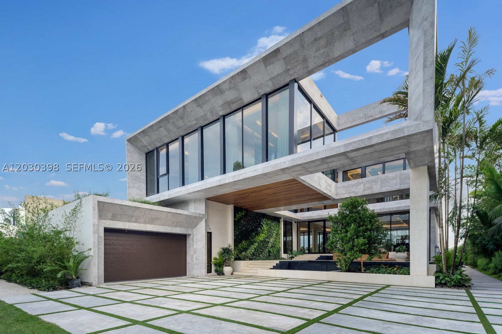 360 S Hibiscus Drive