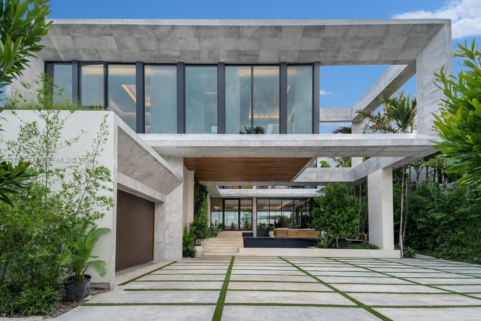 360 S Hibiscus Drive