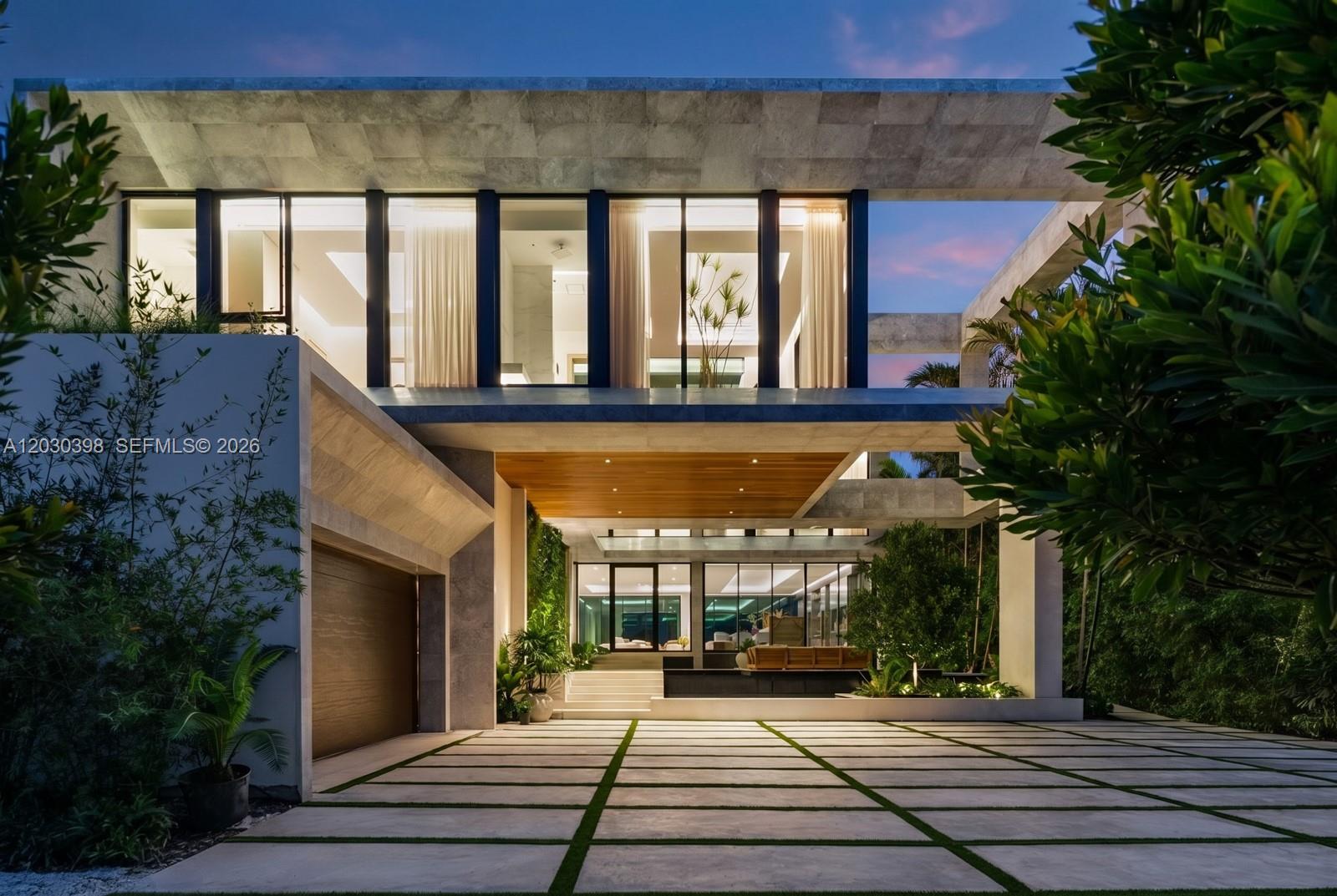 360 S Hibiscus Drive