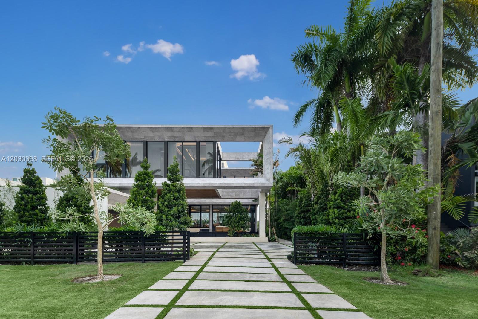 360 S Hibiscus Drive