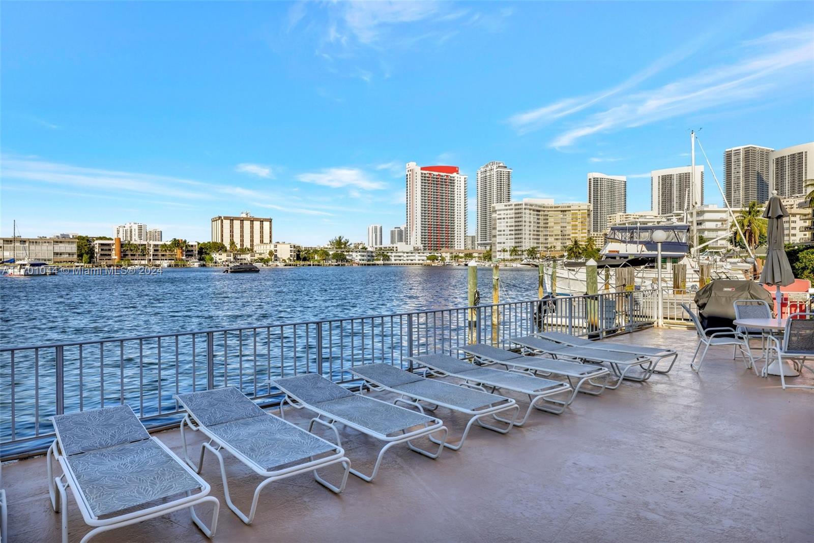 PARADISE HARBOUR APTS CO- - Residential