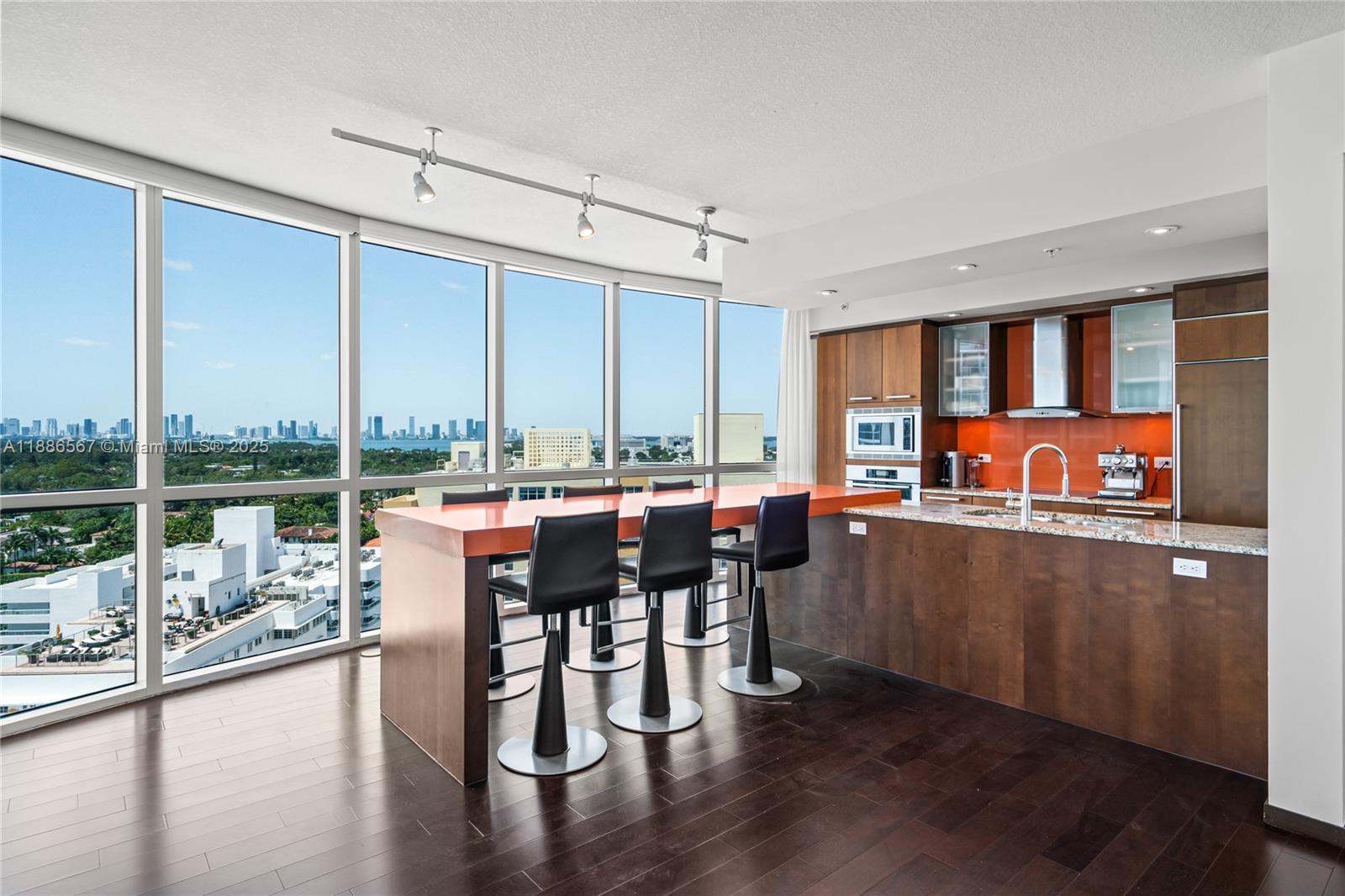 MOSAIC ON MIAMI BEACH CON - Residential Lease