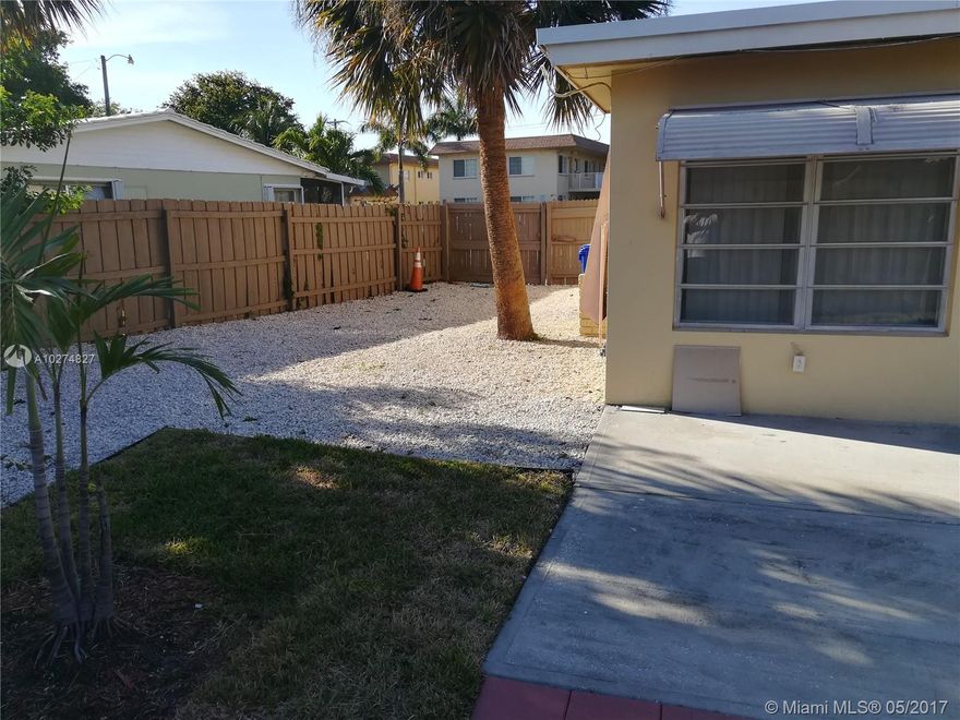LOCATION, LOCATION, LOCATION - CRESTHAVEN. PRICES INCREASING IN THIS NEIGHBORHOOD. OPPORTUNITY FOR THE RIGHT BUYER. APPRAISED ABOVE ASKING PRICE. LARGE USABLE BACKYARD AREA. NEW SPRINKLER SYSTEM ON TIMER.