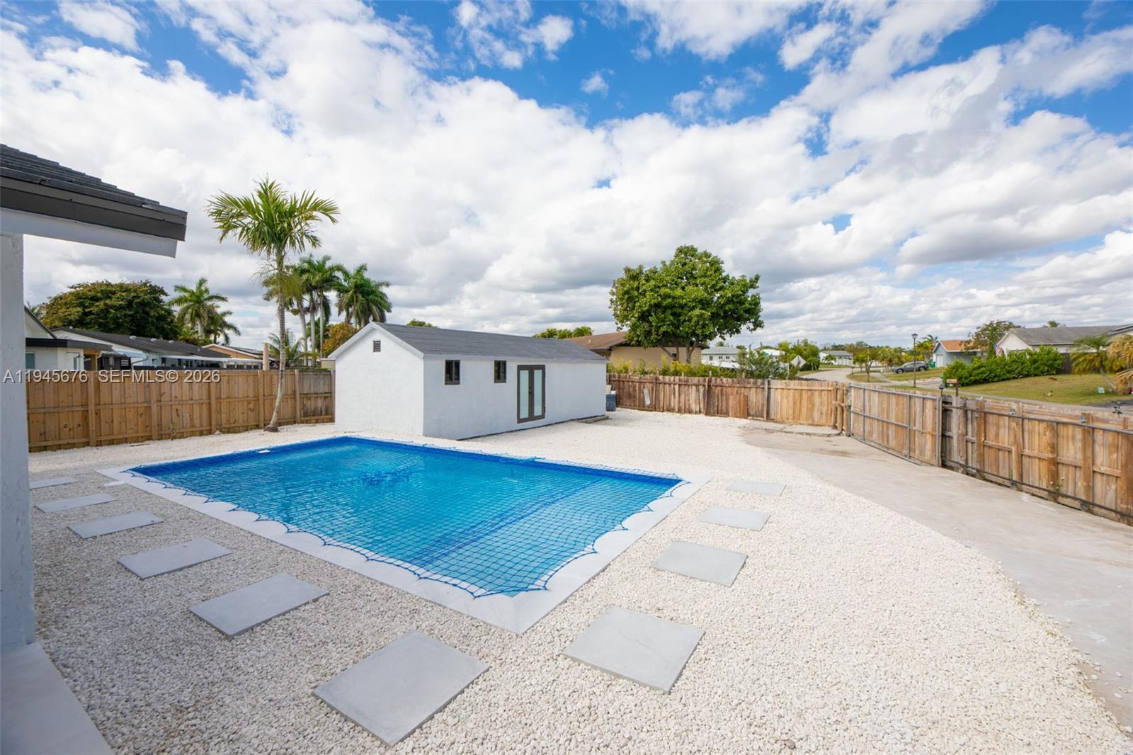 MEADOW WOOD MANOR #4 - Residential