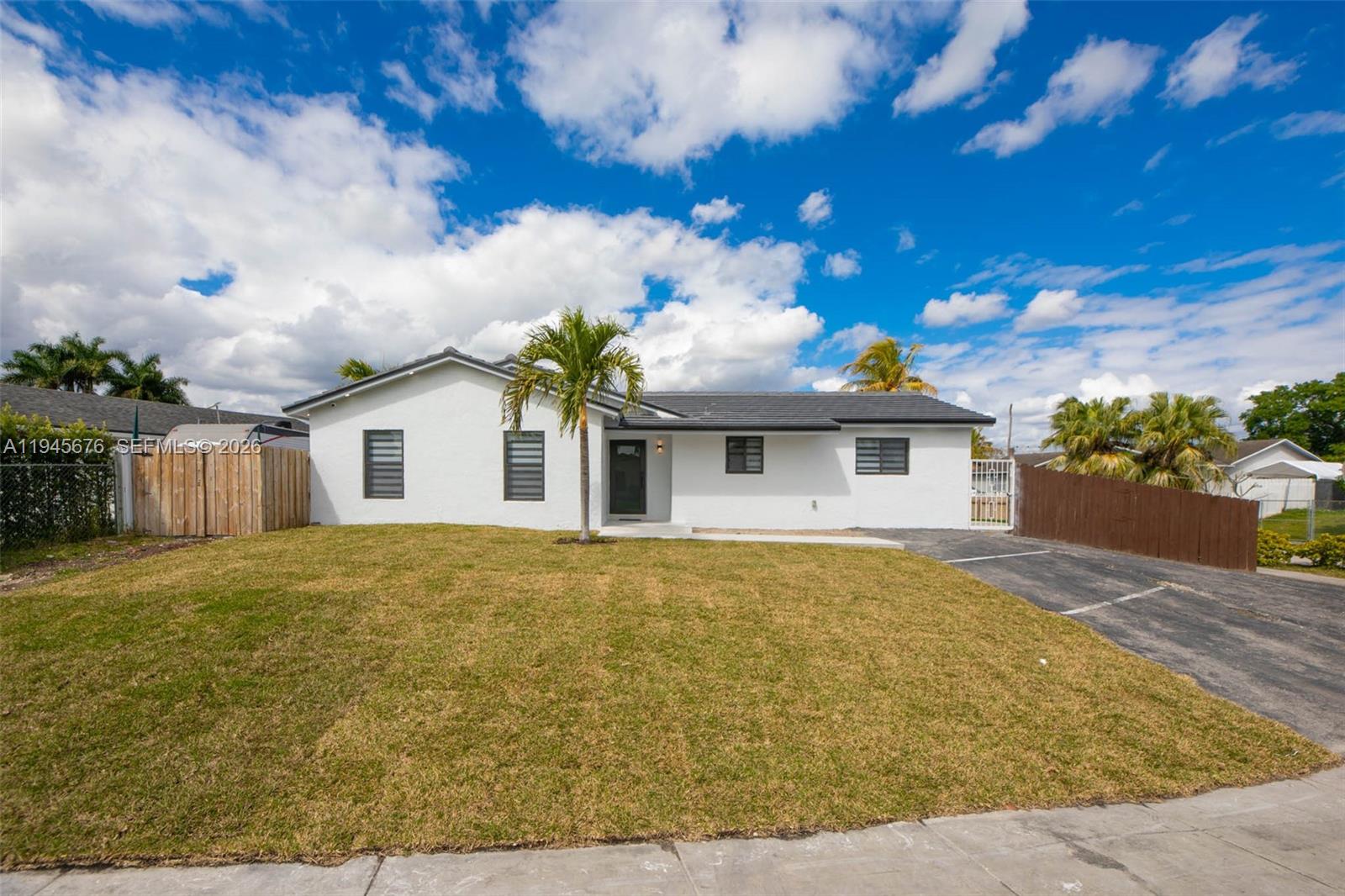 MEADOW WOOD MANOR #4 - Residential