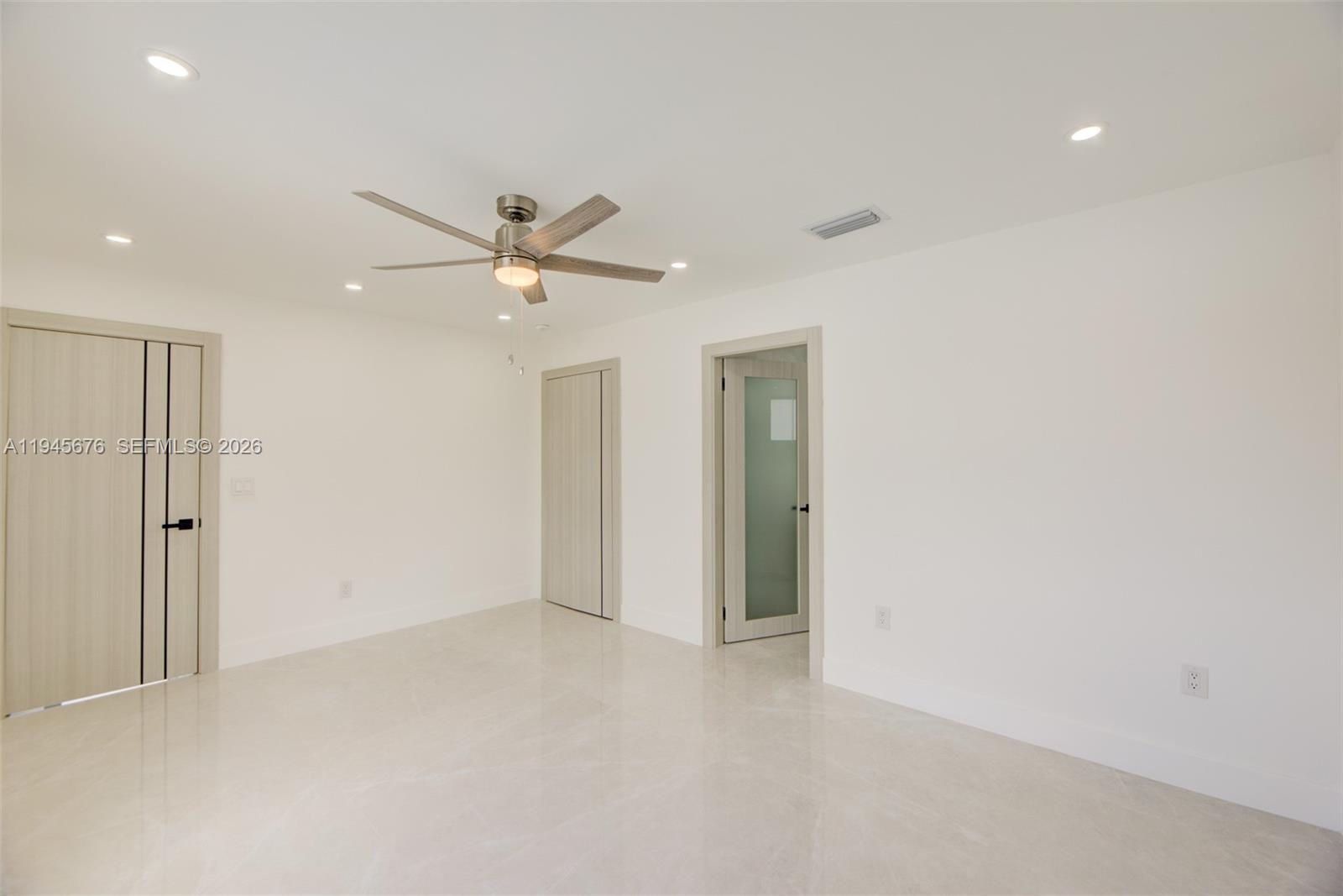 MEADOW WOOD MANOR #4 - Residential