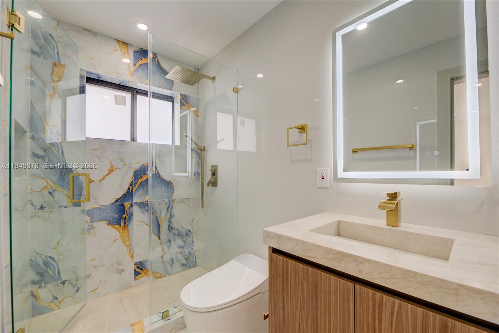 MEADOW WOOD MANOR #4 - Residential