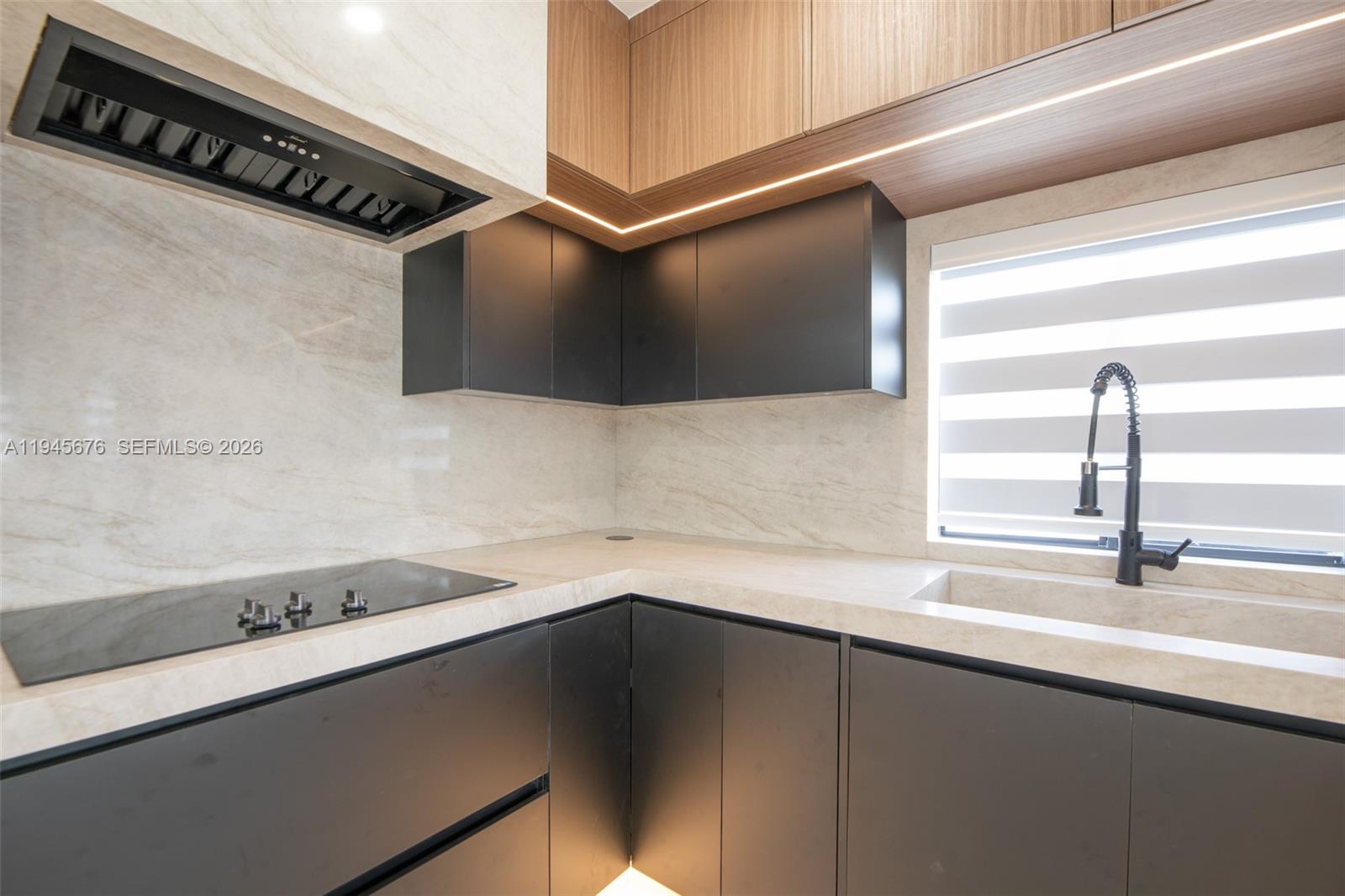 MEADOW WOOD MANOR #4 - Residential