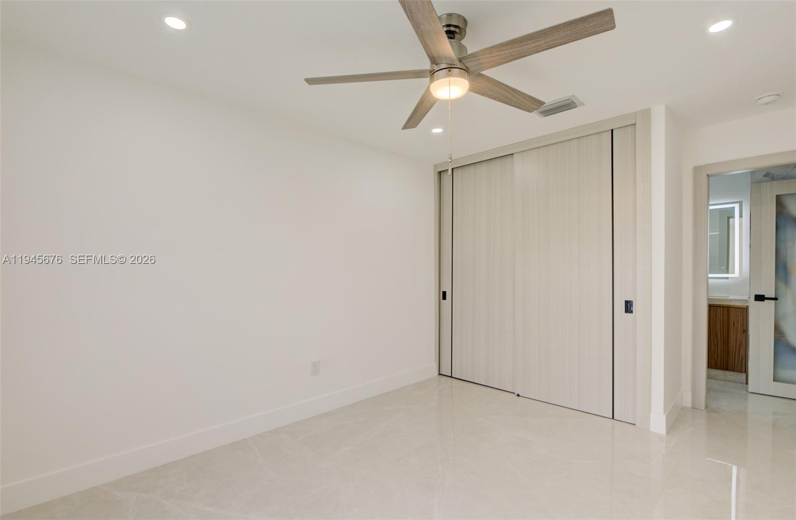 MEADOW WOOD MANOR #4 - Residential