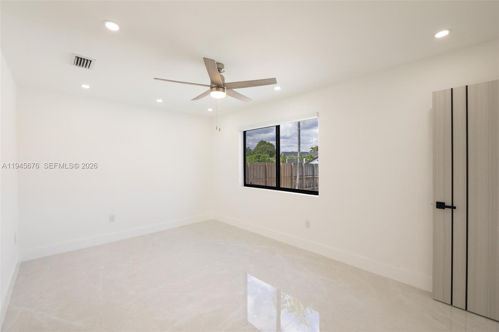 MEADOW WOOD MANOR #4 - Residential