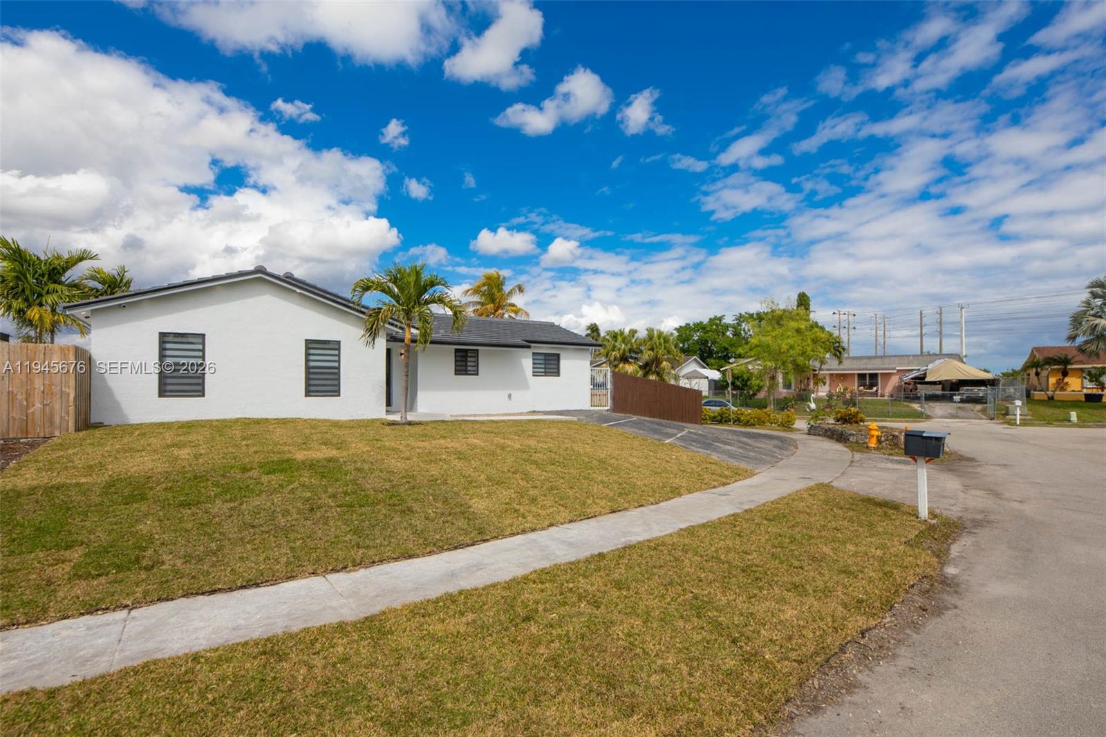 MEADOW WOOD MANOR #4 - Residential