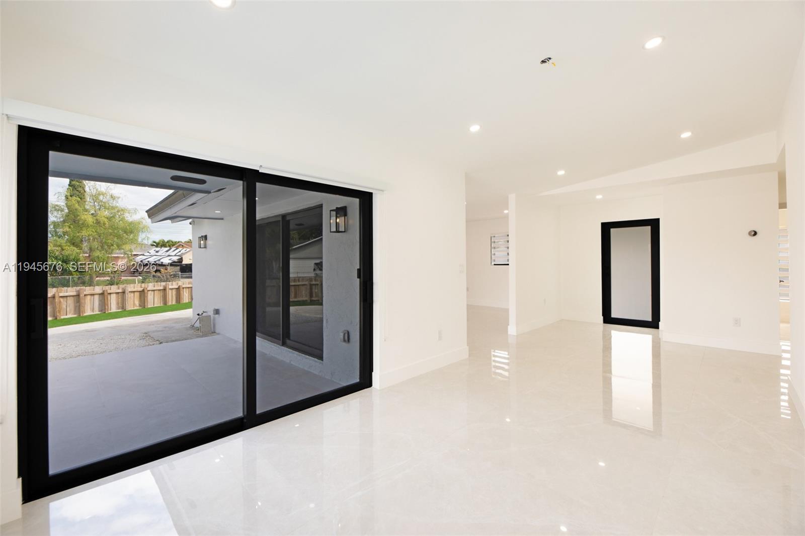 MEADOW WOOD MANOR #4 - Residential