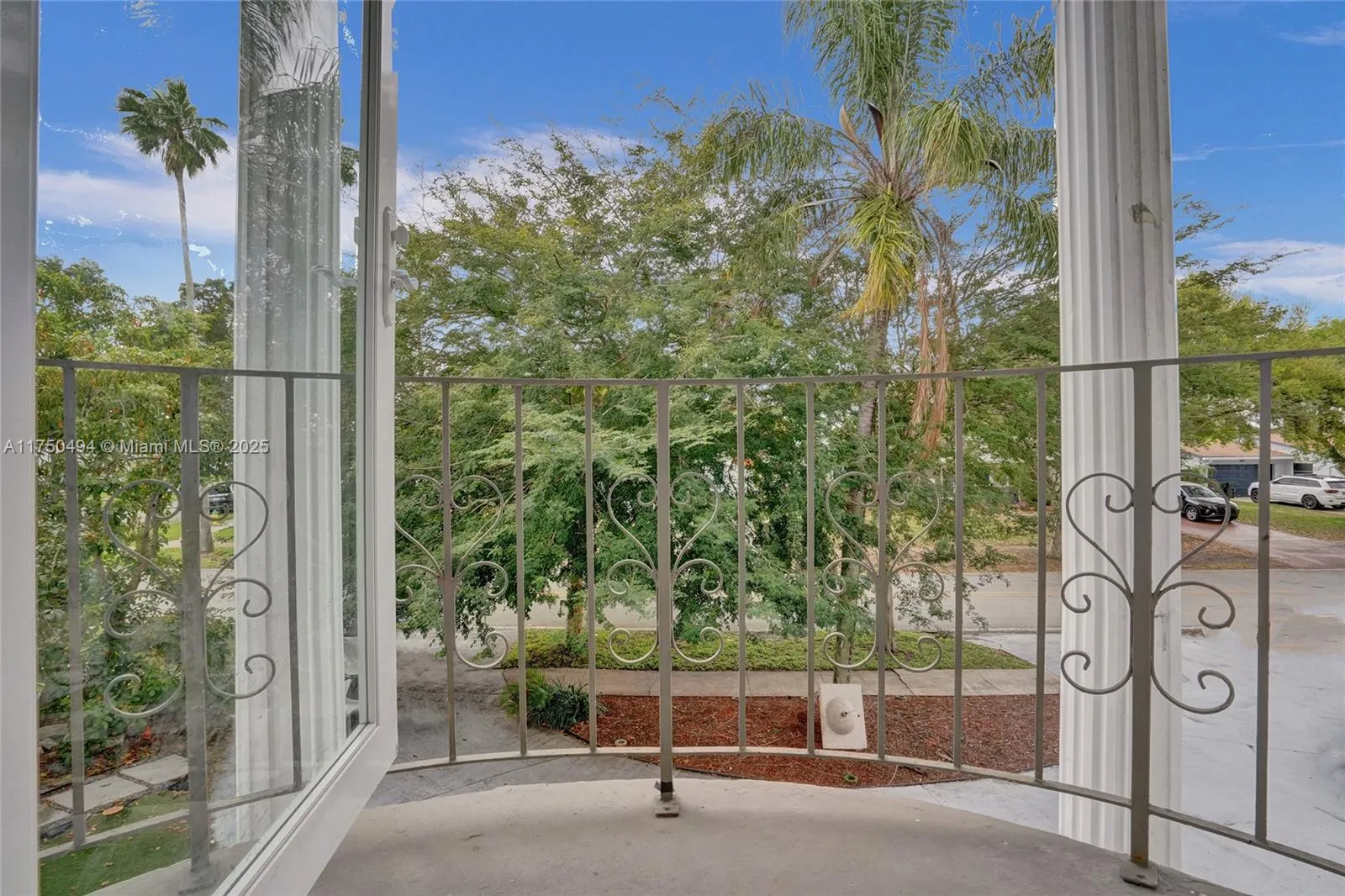 Coconut Creek, Florida 33066, United States, 4 Bedrooms Bedrooms, ,4 BathroomsBathrooms,Residential,Pending,78538