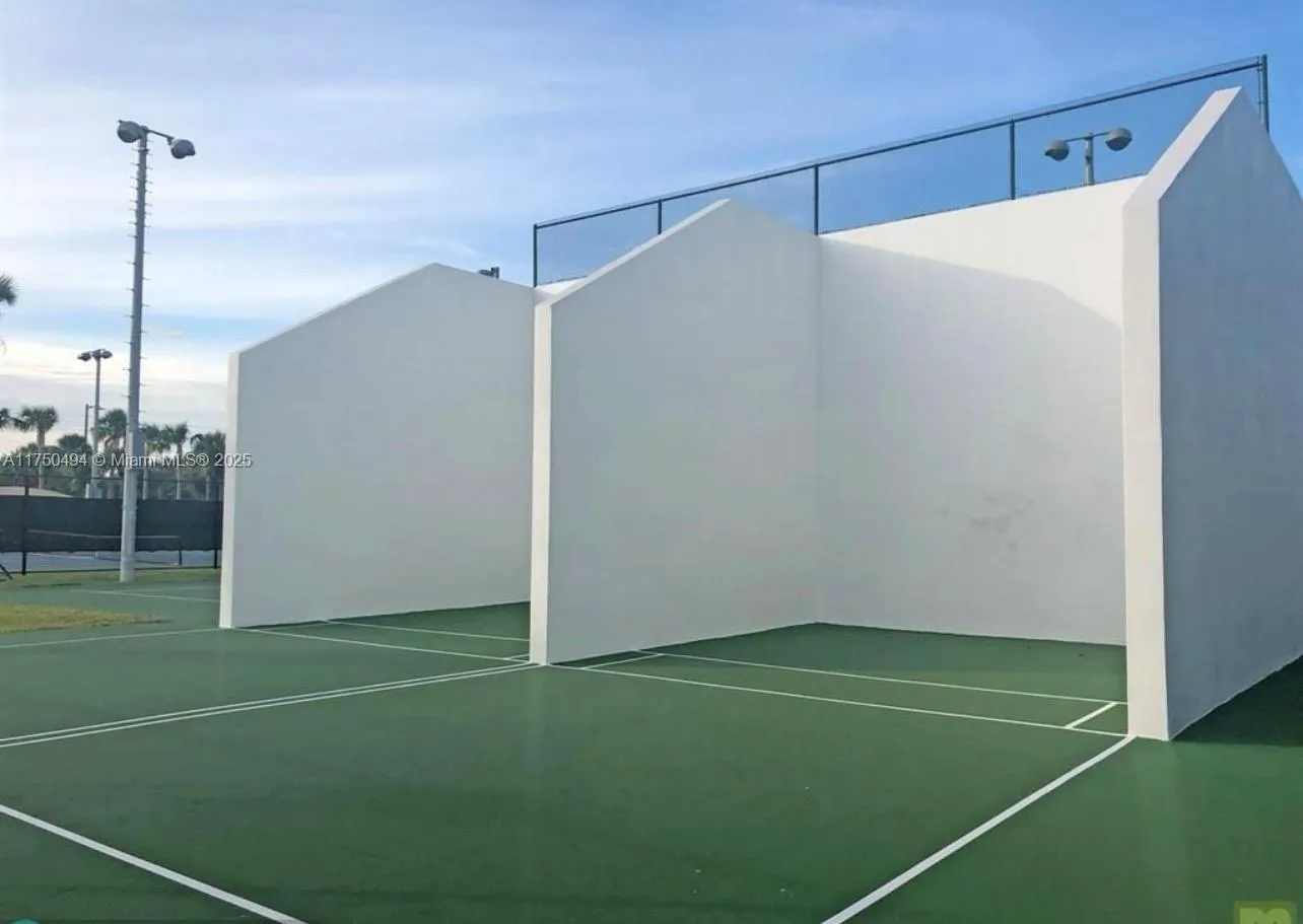 Coconut Creek, Florida 33066, United States, 4 Bedrooms Bedrooms, ,4 BathroomsBathrooms,Residential,Pending,78538