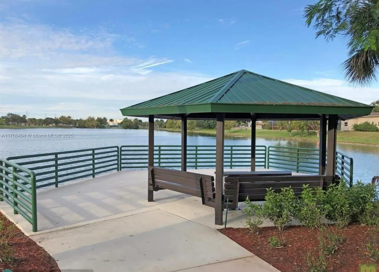 Coconut Creek, Florida 33066, United States, 4 Bedrooms Bedrooms, ,4 BathroomsBathrooms,Residential,Pending,78538