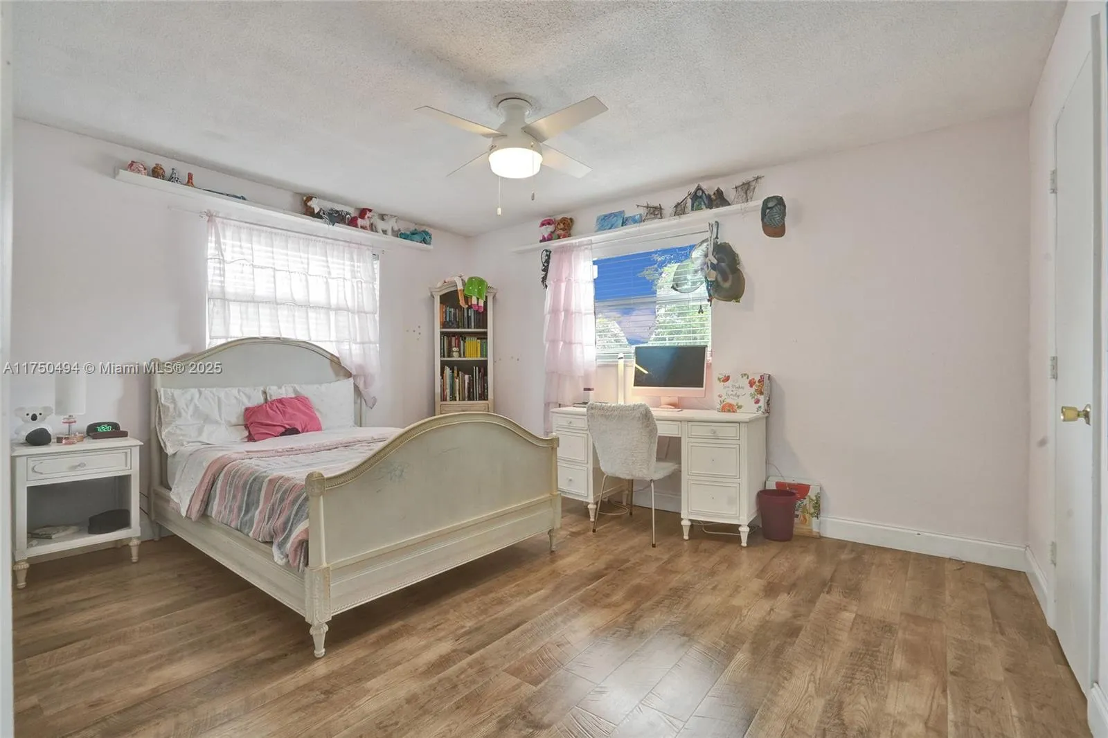 Coconut Creek, Florida 33066, United States, 4 Bedrooms Bedrooms, ,4 BathroomsBathrooms,Residential,Pending,78538