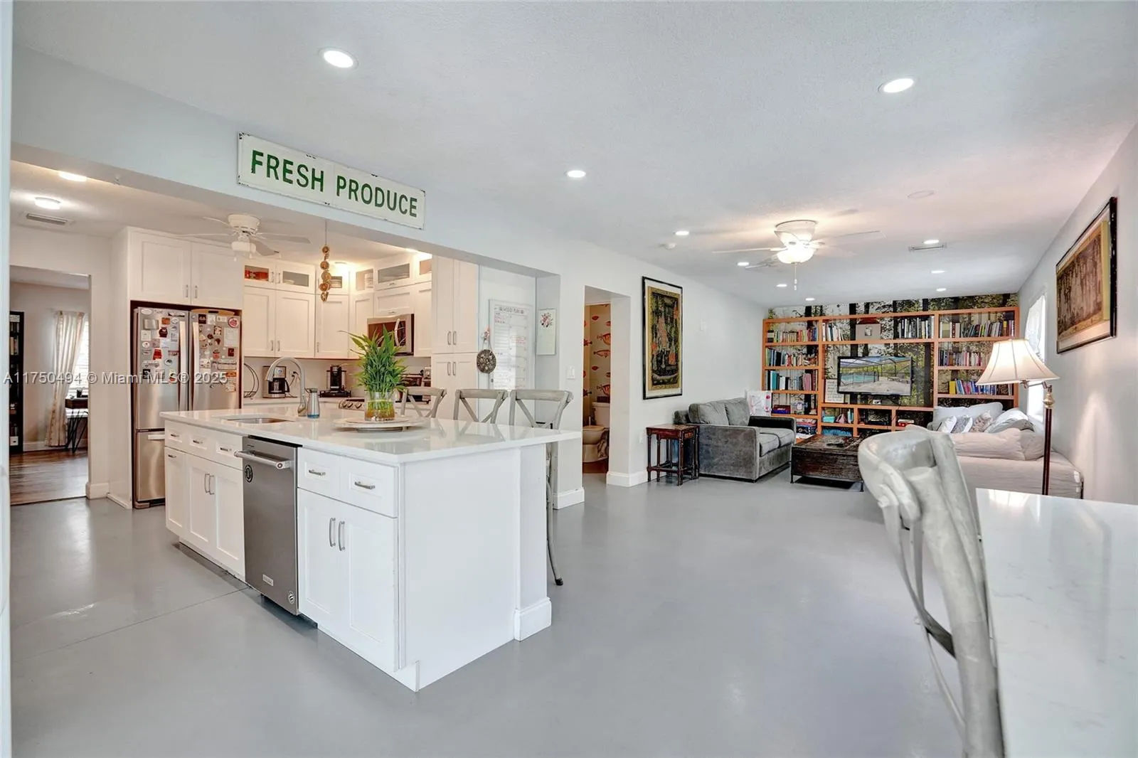 Coconut Creek, Florida 33066, United States, 4 Bedrooms Bedrooms, ,4 BathroomsBathrooms,Residential,Pending,78538