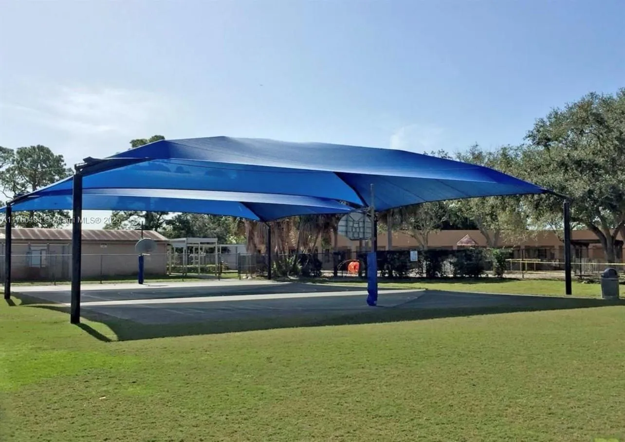 Coconut Creek, Florida 33066, United States, 4 Bedrooms Bedrooms, ,4 BathroomsBathrooms,Residential,Pending,78538