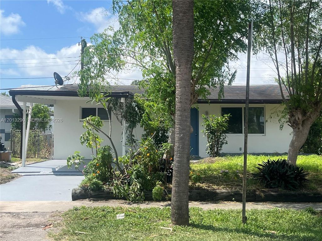 Photo of 753 SW 3rd St, Dania Beach, FL 33004 (MLS # A12013290)