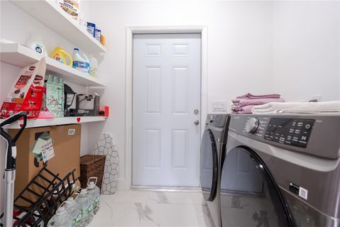 Tiny photo for 655 N Olivo St, Clewiston, FL 33440 (MLS # A12006499)