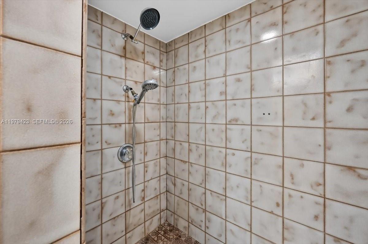 OLD CUTLER GROVE - Residential