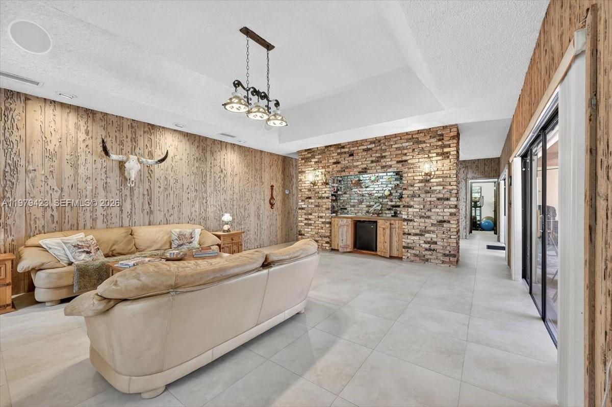 OLD CUTLER GROVE - Residential