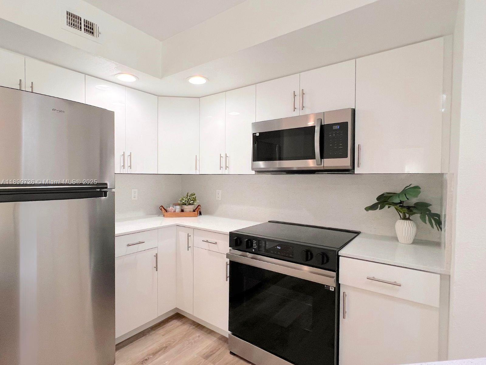 ISLES AT LAGO MAR CONDO - Residential Lease