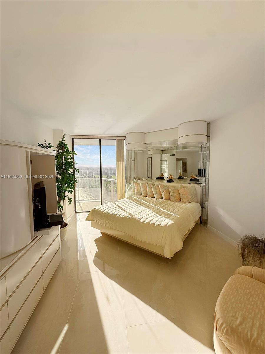 HAMPTONS WEST CONDO - Residential