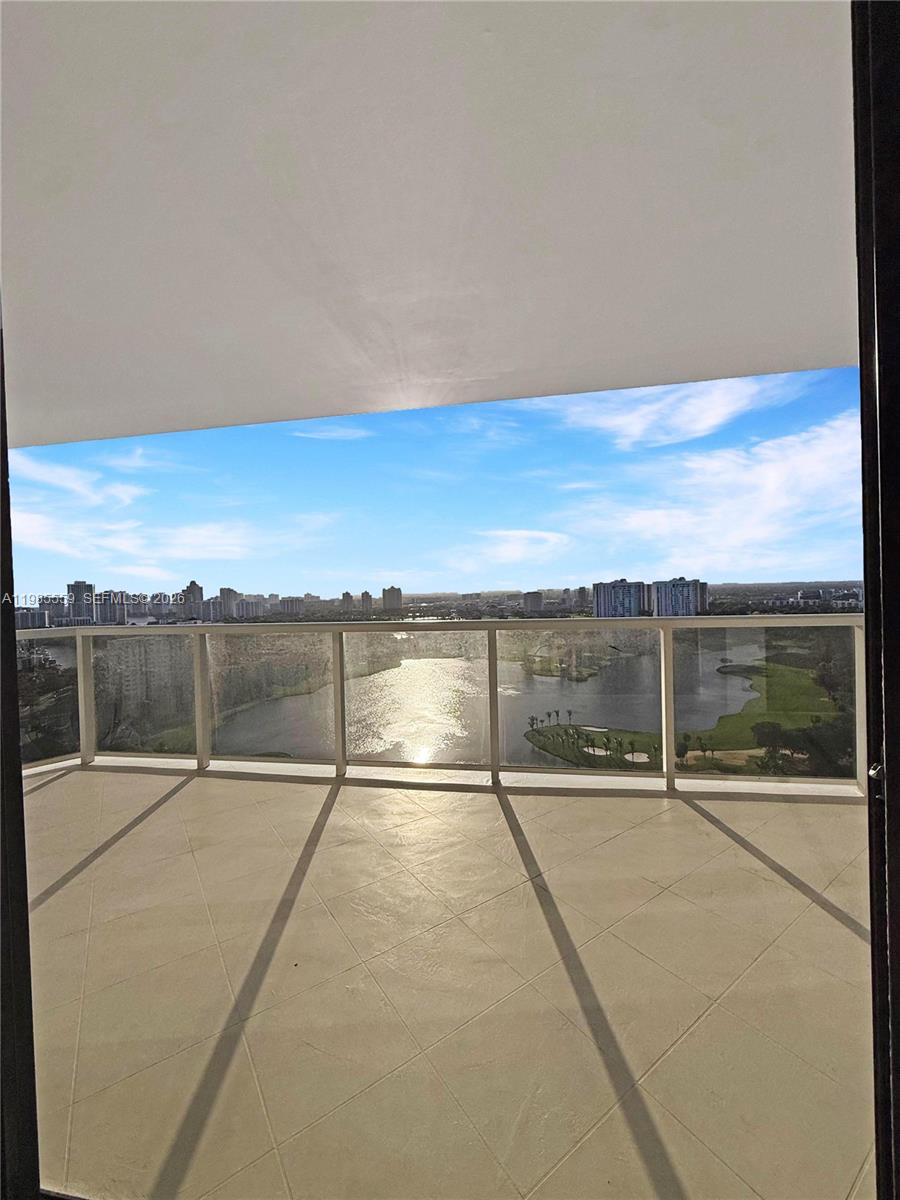 HAMPTONS WEST CONDO - Residential