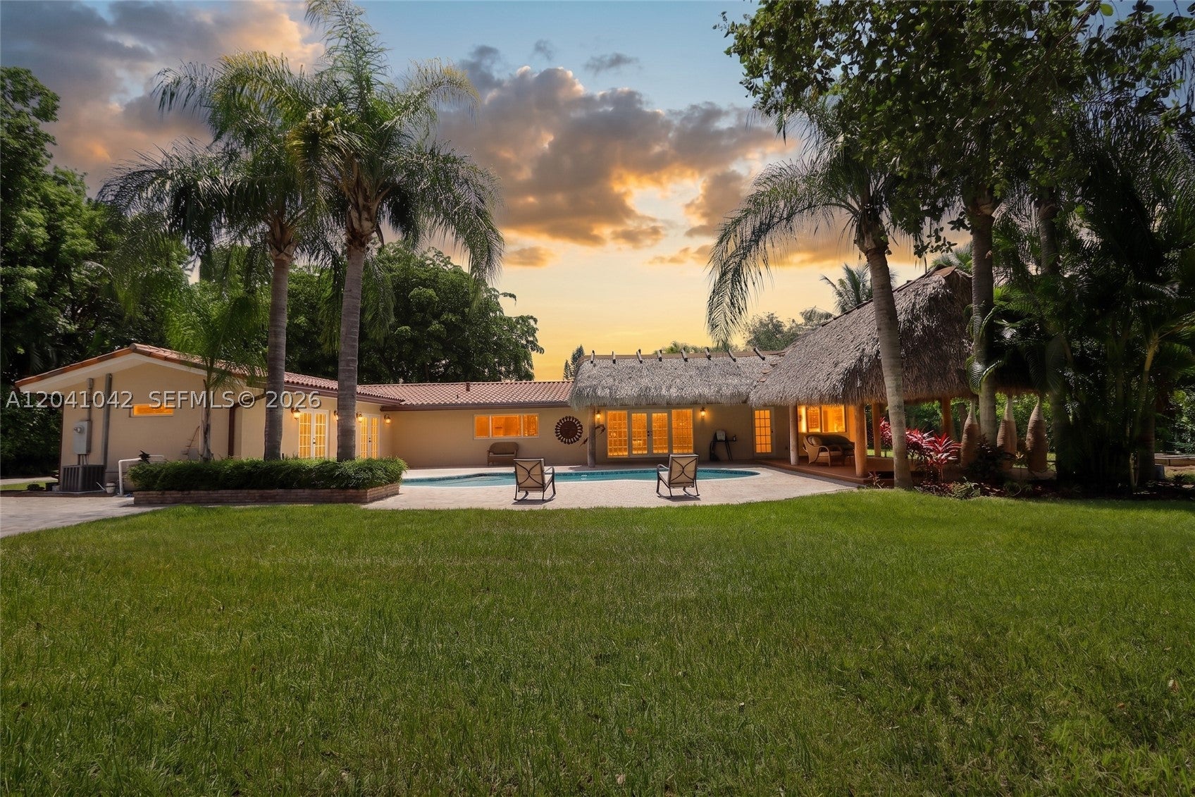 15144 SW 72nd Ct, Palmetto Bay, FL, 33158/$2,200,000 2 15144 SW 72nd Ct