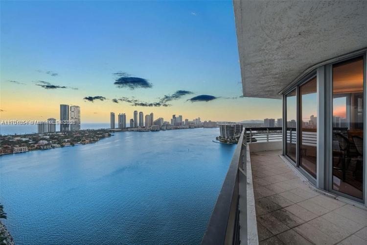 Rental Property at 3530 Mystic Pointe Dr 2815, Aventura, Miami-Dade County, Florida - Bedrooms: 3 
Bathrooms: 3  - $4,950 MO.