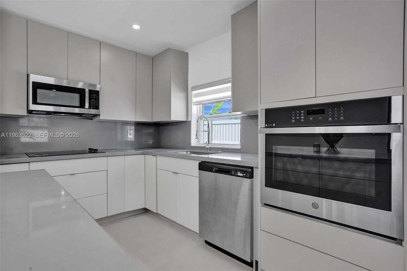 Hollywood Lawns - Residential