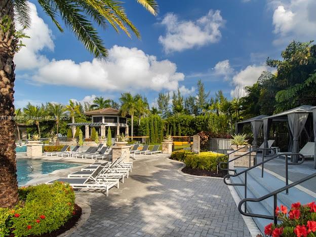 APEX AT PARK CENTRAL COND - Residential