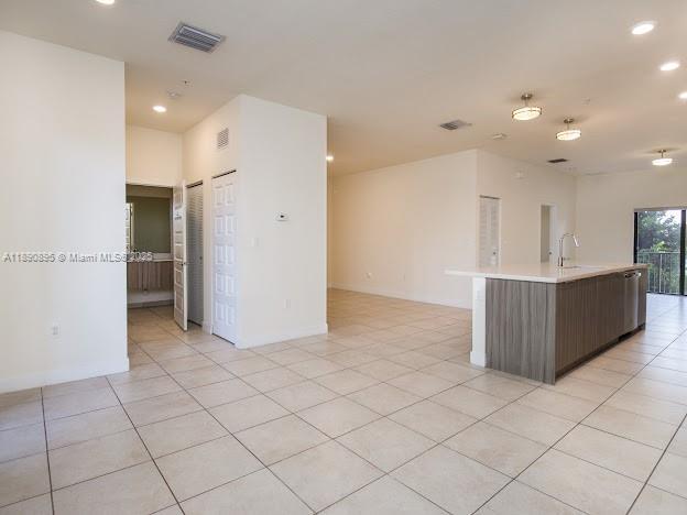 APEX AT PARK CENTRAL COND - Residential
