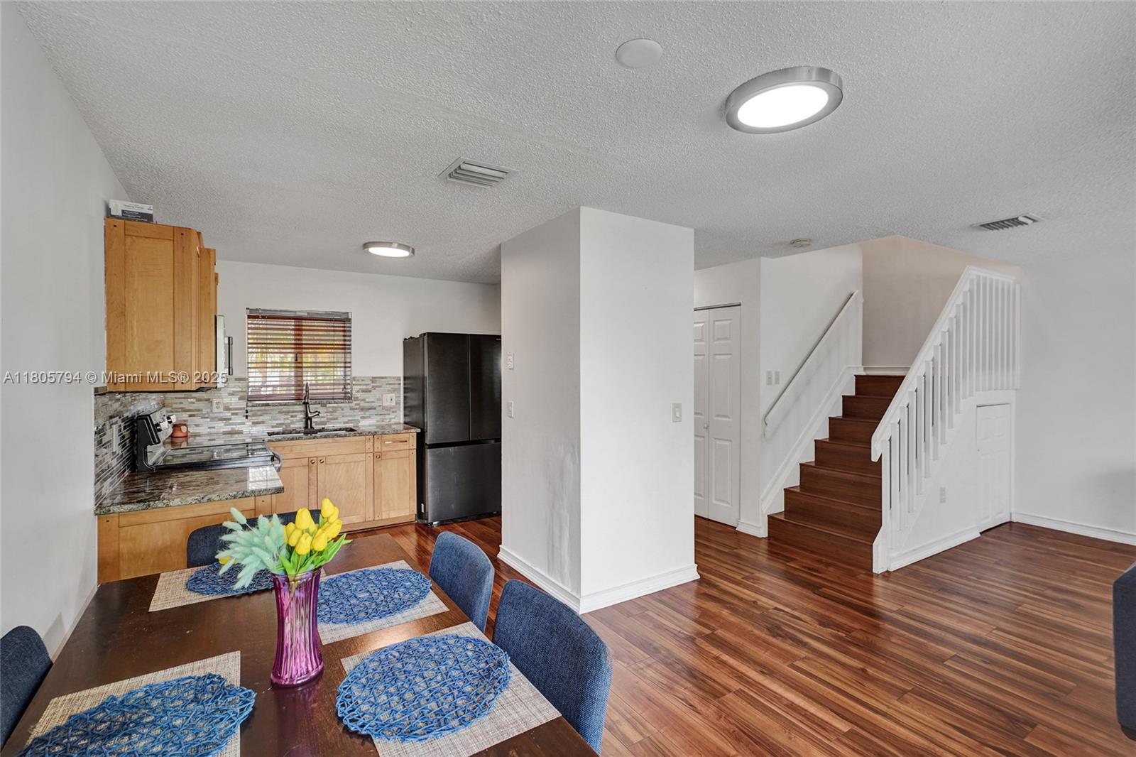 6205 Kendale Lakes Cir 279