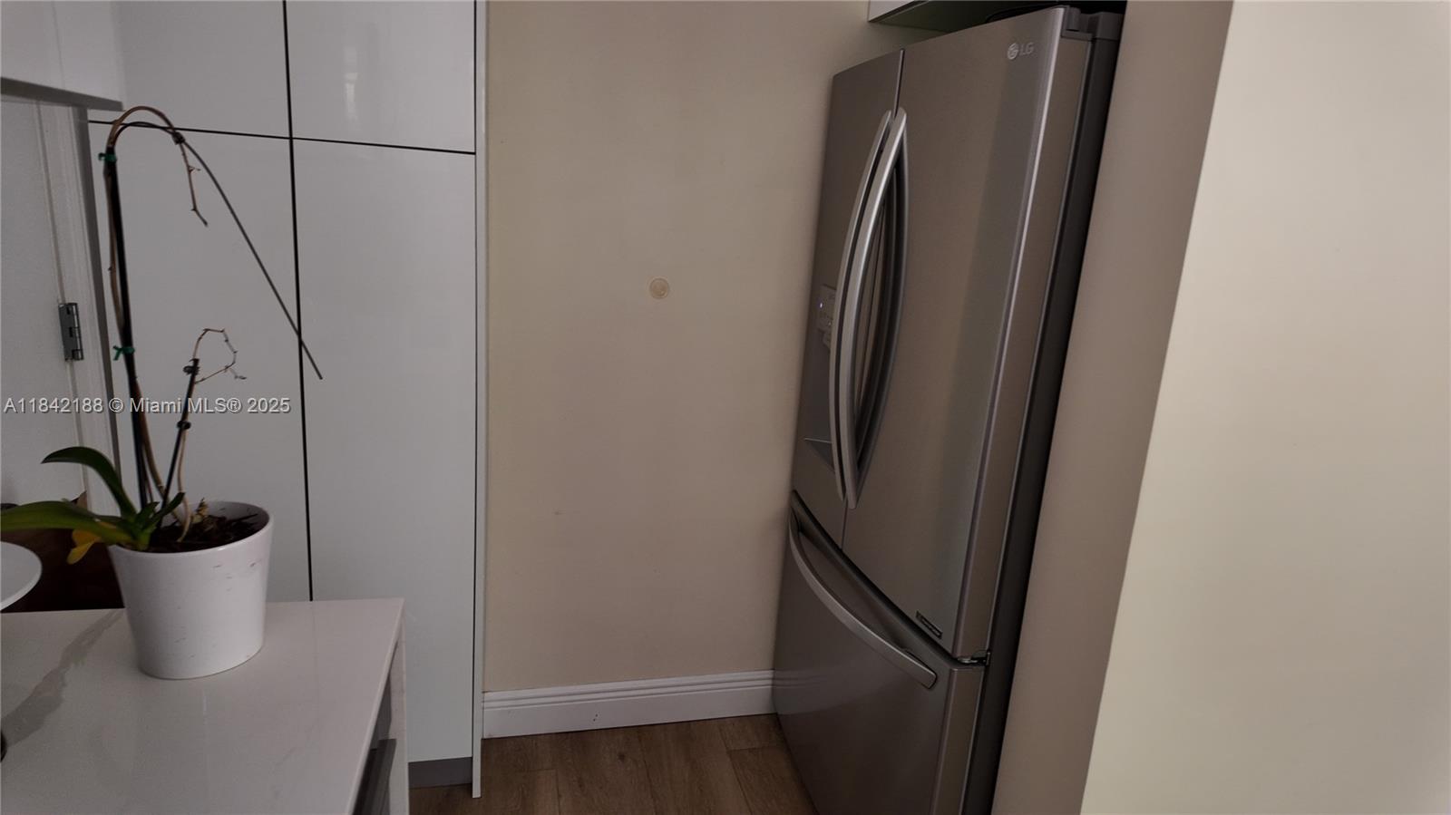 1535 MERIDIAN AVE CONDO - Residential